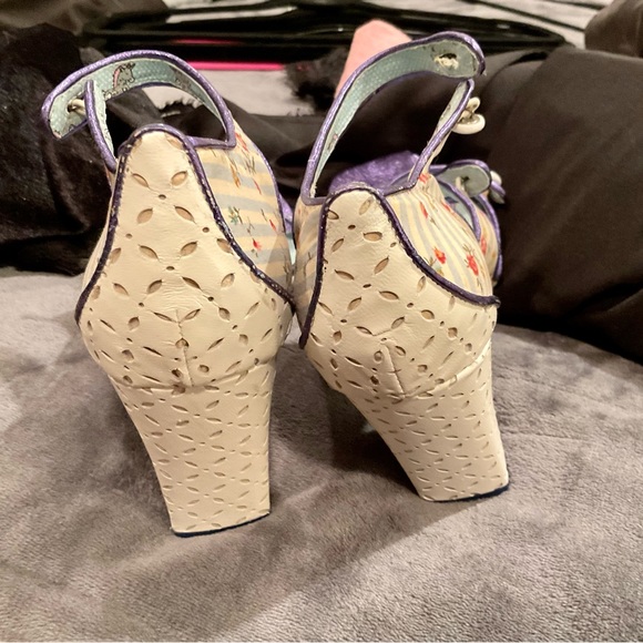 Irregular Choice Sandle, size 7.5 - Picture 3 of 5